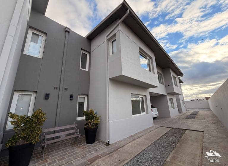Tierra del Fuego al 1100 - 2 Dorm — tandil