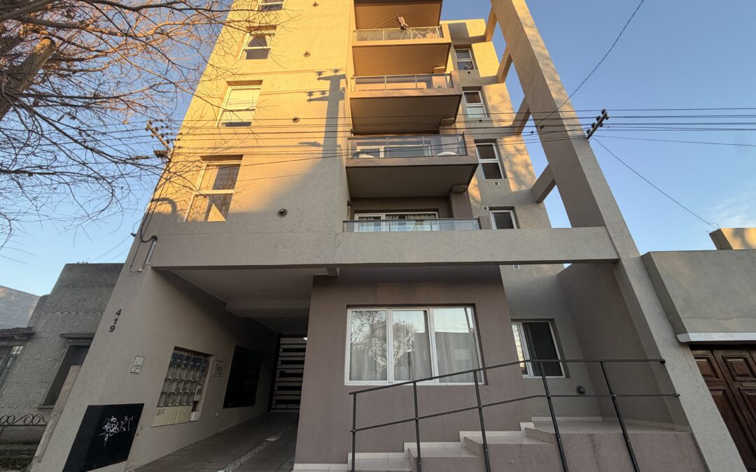 Av. Del Valle al 400